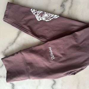 Plum Leggings with Wolf Design